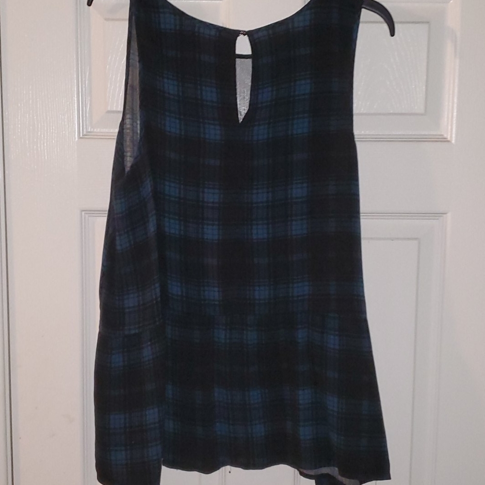 Shirt - Picture 4 of 4